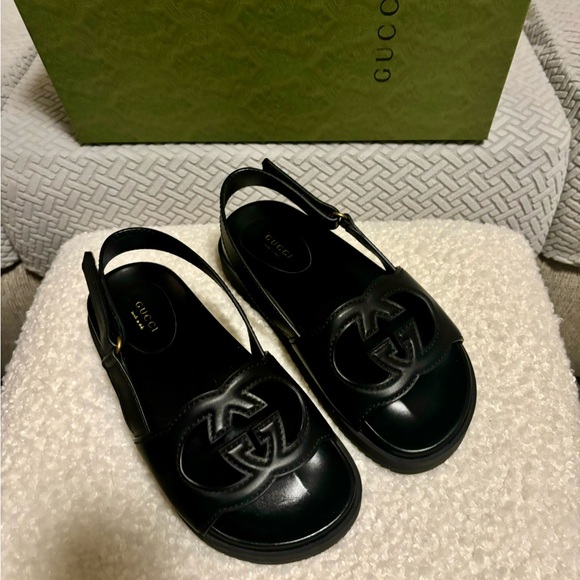 đź’—Authentic Gucci Cosmos Softy Leather Sandal. In excellent condition! - Picture 3 of 11